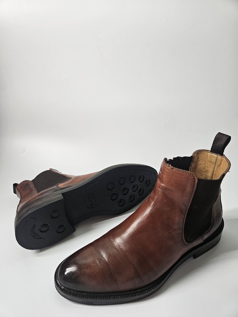 Barney’s Of New York Brown Leather Chelsea Boots Men’s Size 9.5